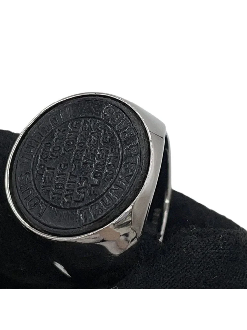 Louis Vuitton Ring Traveles Signet Metal